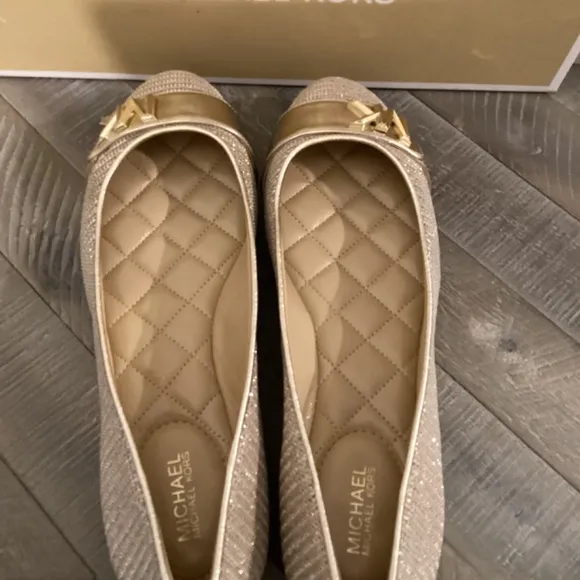 MICHAEL MICHAEL KORS Women's Jilly Round Toe Ballet Flats, size 7.5