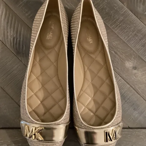 MICHAEL MICHAEL KORS Women's Jilly Round Toe Ballet Flats, size 7.5