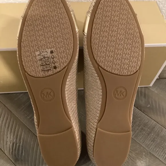 MICHAEL MICHAEL KORS Women's Jilly Round Toe Ballet Flats, size 7.5