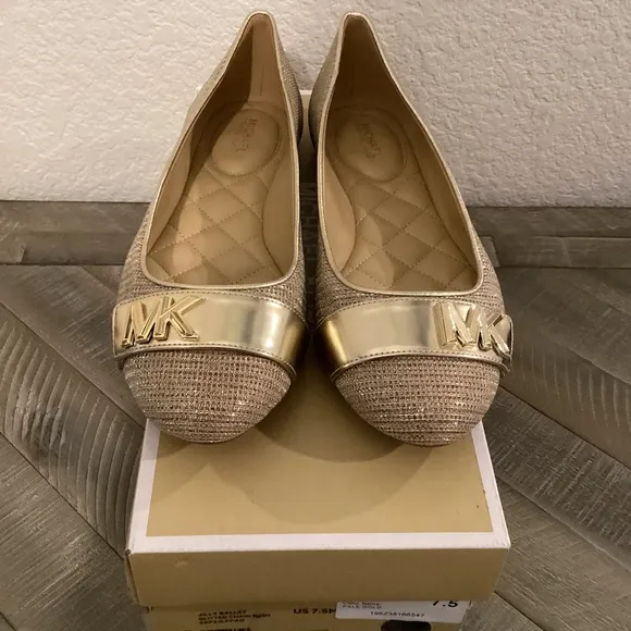 MICHAEL MICHAEL KORS Women's Jilly Round Toe Ballet Flats, size 7.5
