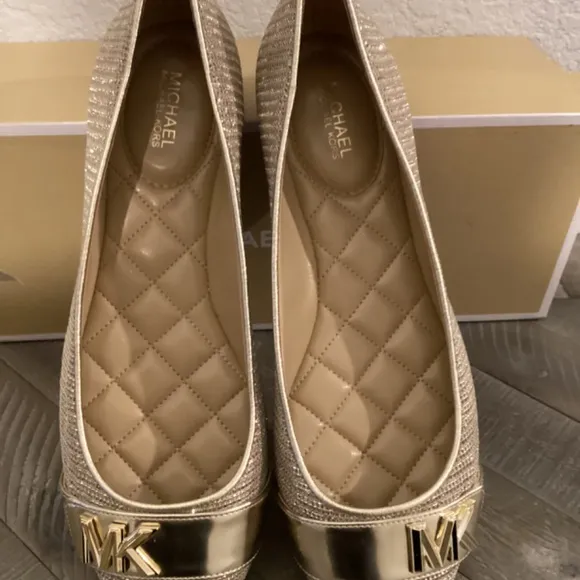MICHAEL MICHAEL KORS Women's Jilly Round Toe Ballet Flats, size 7.5