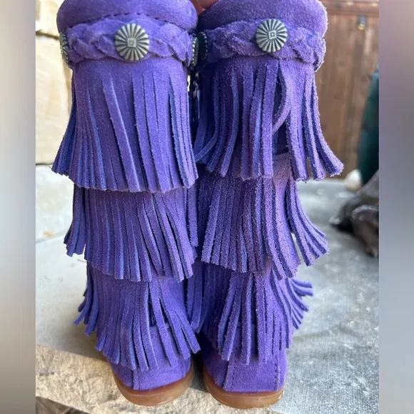 Minnetonka girls purple suede boots 3 layer fringe moccasin calf boots Sz-9. C