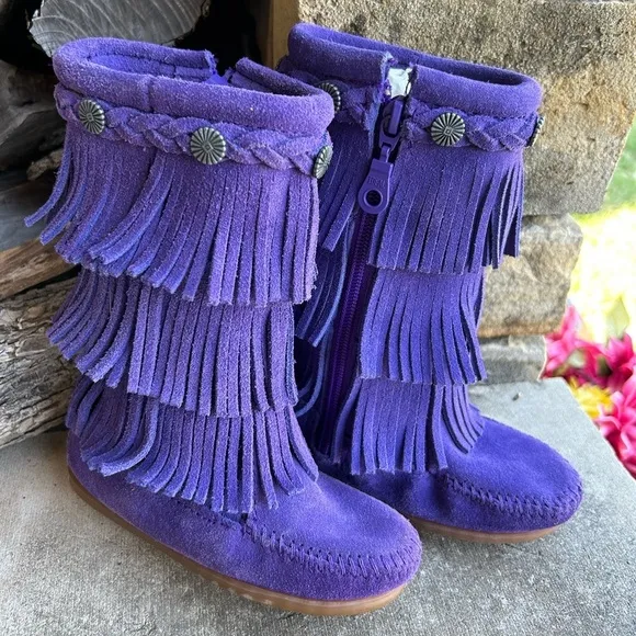 Minnetonka girls purple suede boots 3 layer fringe moccasin calf boots Sz-9. C