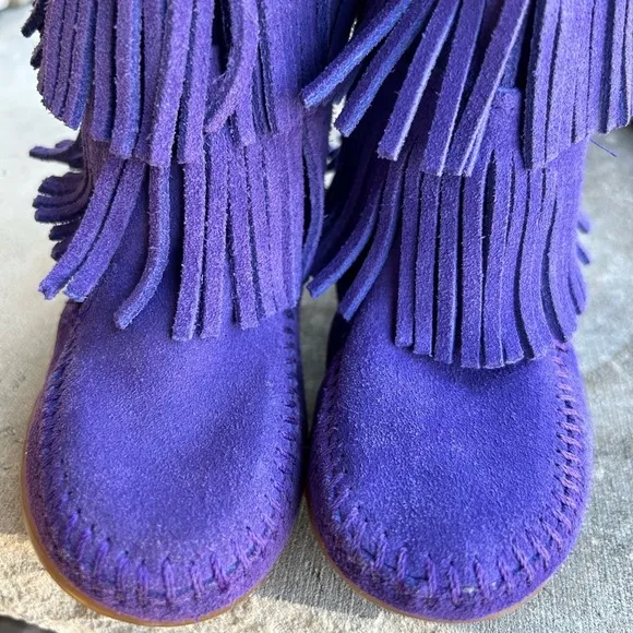 Minnetonka girls purple suede boots 3 layer fringe moccasin calf boots Sz-9. C