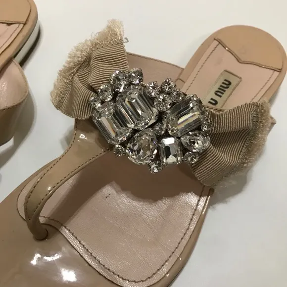 MIU MIU Patent Leather Crystal Embellishment Slides Nude Bow Thong Sandals Sz 35