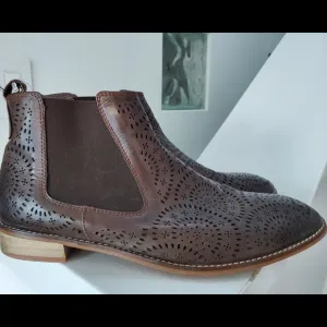 Mona Flying Leather‎ Chelsey Boots Size 9.5