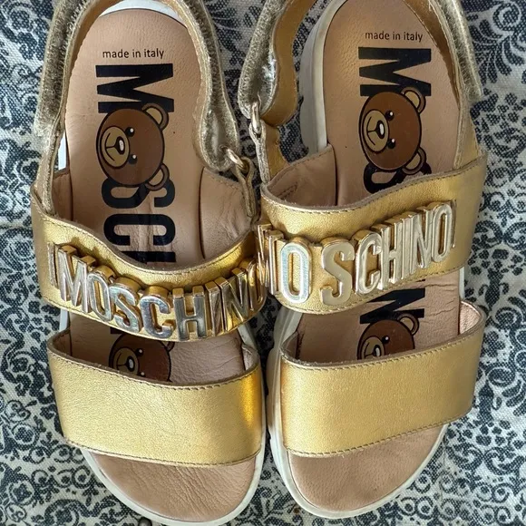 Moschino Gold Sandals Luxurious Double Strap Design