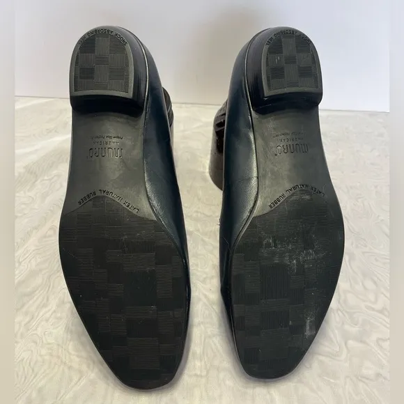 Munro American Lauren Kid Leather Loafers Slip On Shoes Low Heel Sz 9.5 Navy
