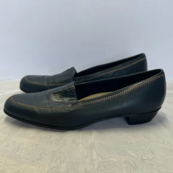 Munro American Lauren Kid Leather Loafers Slip On Shoes Low Heel Sz 9.5 Navy