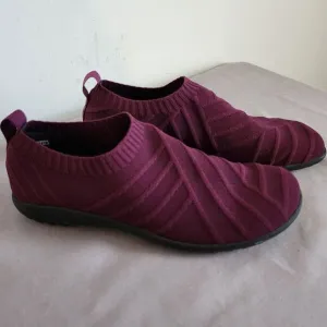 NAOT Slip On Knit Sneakers Walking Shoes Burgundy Purple Elastic EU 42