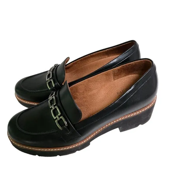 Naturalizer Cabana Lug Sole Loafers Navy Faux Leather Silver Buckles Size 9.5