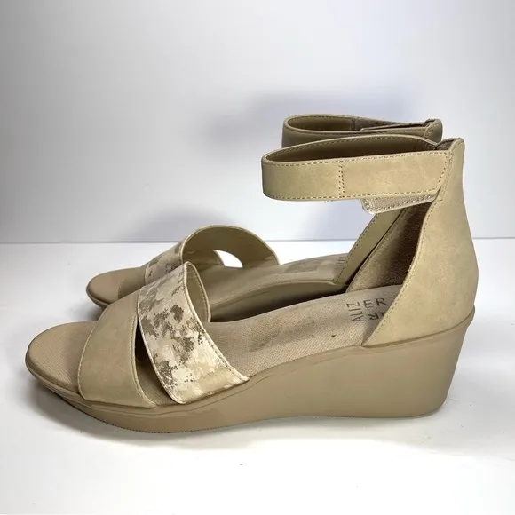 Naturalizer Sandals Women’s Size 9 Nude Gold Theron Birchwood Ankle Strap