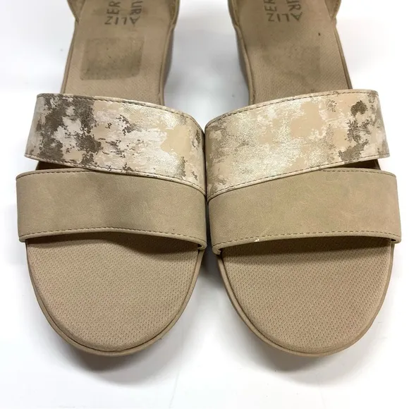 Naturalizer Sandals Women’s Size 9 Nude Gold Theron Birchwood Ankle Strap