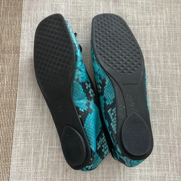 NEW Aerosoles -Catalina Blue Snake Print Ballet Flats