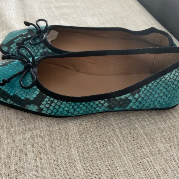 NEW Aerosoles -Catalina Blue Snake Print Ballet Flats