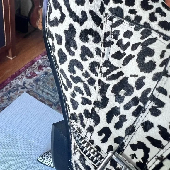 New ankle boots size 8.5 black and white animal print, CALF HAIR, see pictures