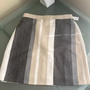 NEW Ann Taylor Linen Blend Mini Skirt Size 4