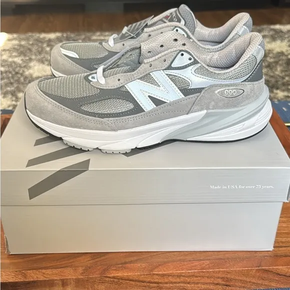 New Balance 990v5 Gray Sneakers new 9.5 m