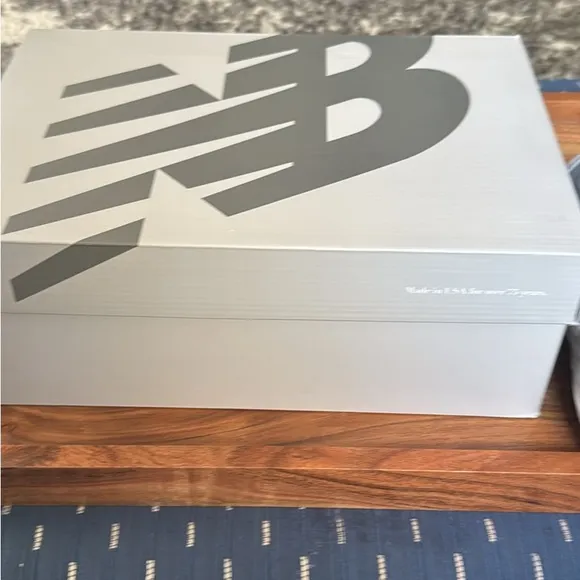 New Balance 990v5 Gray Sneakers new 9.5 m