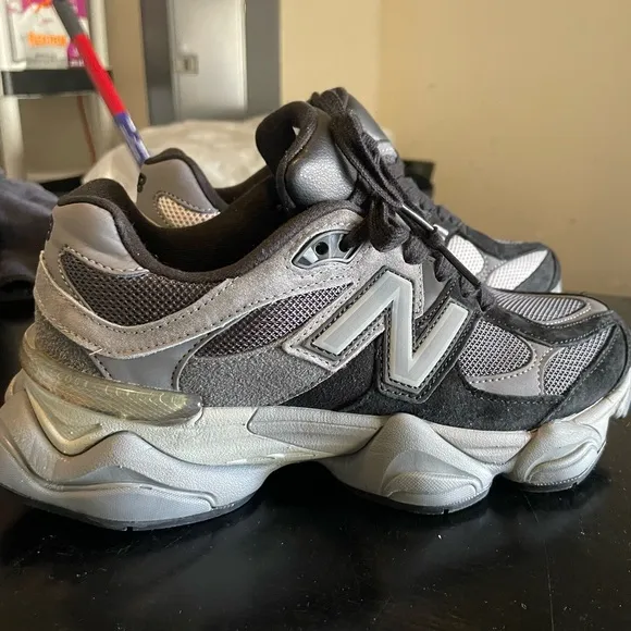 New Balance Gray and Black Sneakers 9060 size 6 Men size 7.5 Women