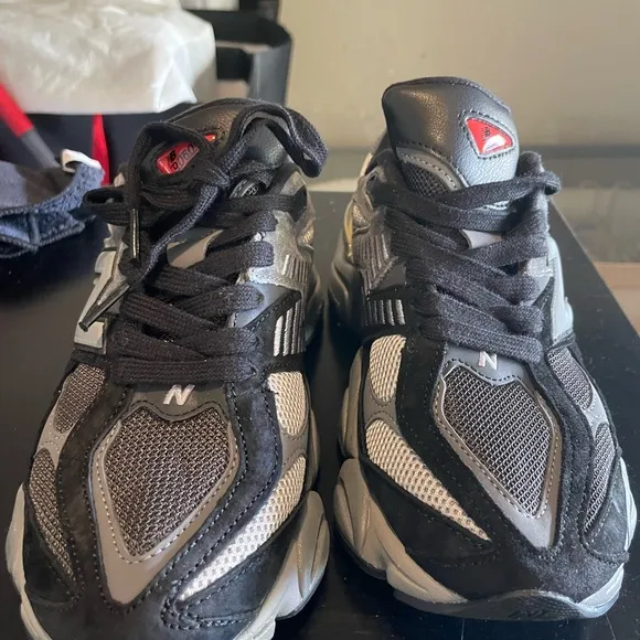 New Balance Gray and Black Sneakers 9060 size 6 Men size 7.5 Women