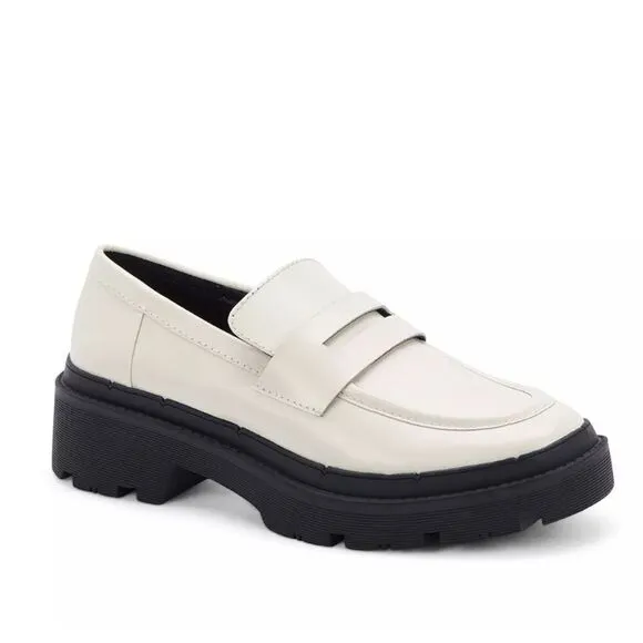 New Blondo Women's School Loafers white leather chunky Sole and heel size 9.5