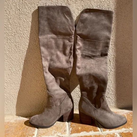 NEW BP Luke Over-the-Knee Boots - Size 7.5M TAUPE SUEDE