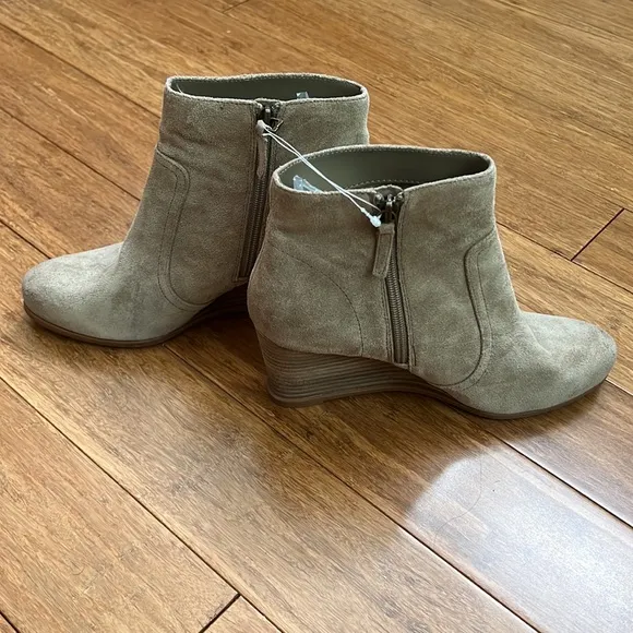 NEW BP NORDSTROM Wedge Suede Leather Taupe Bootie sz 9.5