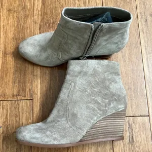 NEW BP NORDSTROM Wedge Suede Leather Taupe Bootie sz 9.5