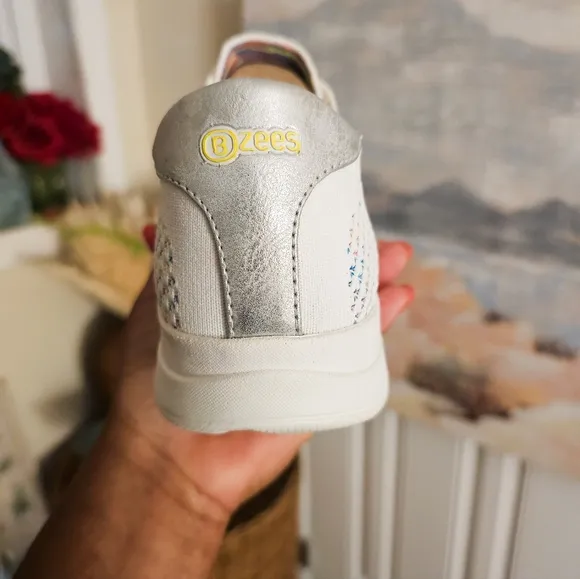 NEW BZEES White Speckled Slip-On Sneakers | Size 9.5 | Arch Support