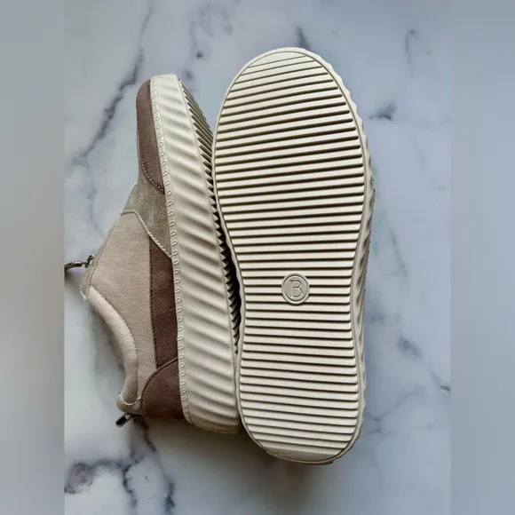 NEW Bzees Winner Washable Zipper Sneakers, Size 8