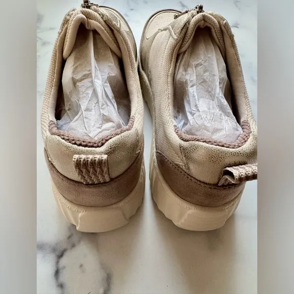 NEW Bzees Winner Washable Zipper Sneakers, Size 8