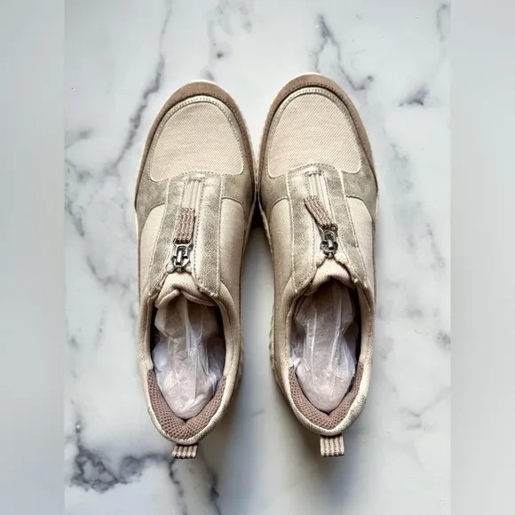 NEW Bzees Winner Washable Zipper Sneakers, Size 8