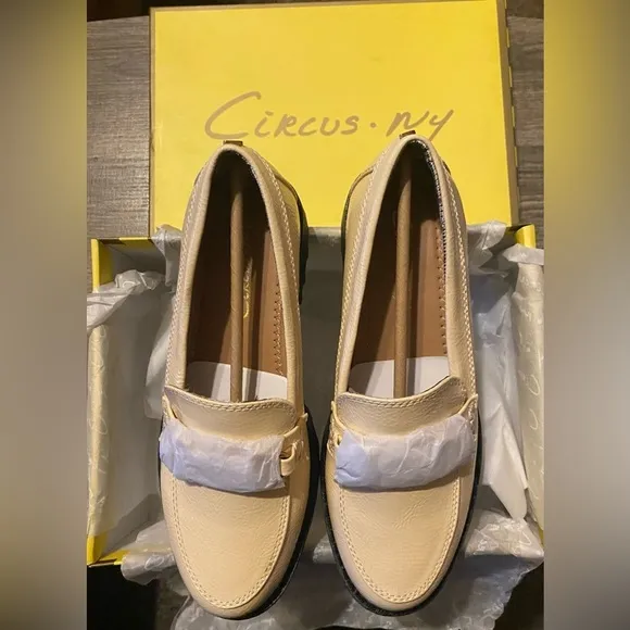 NEW- CIRCUS BY SAM EDELMANDeana Lug Sole Bit Loafers. Color: EGGSHELL. Size 6