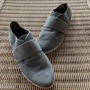 NEW Cocolico Gray Suede Flats - 37
