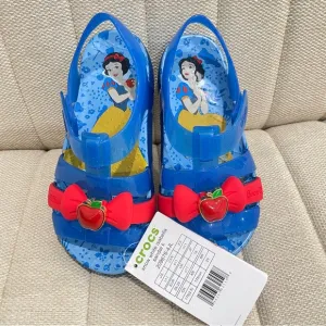 NEW Crocs Snow White Isabella Sandals Blue Glitter Red Apple Velcro Kids Size 11
