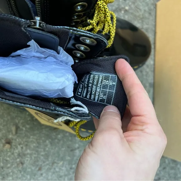 NEW Dr. Martens Vegan Jadon Max Platform Boots Size 10