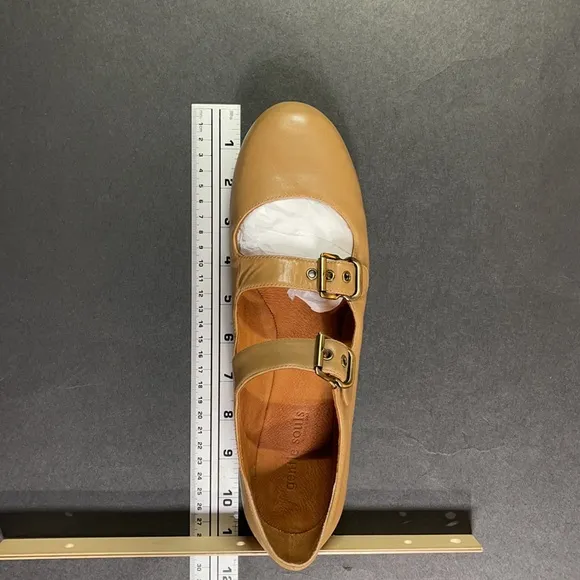 New in Box Gentle Souls Double Bet Soft Leather Flats Shoes w/ Expandable Strap