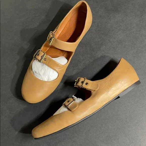 New in Box Gentle Souls Double Bet Soft Leather Flats Shoes w/ Expandable Strap