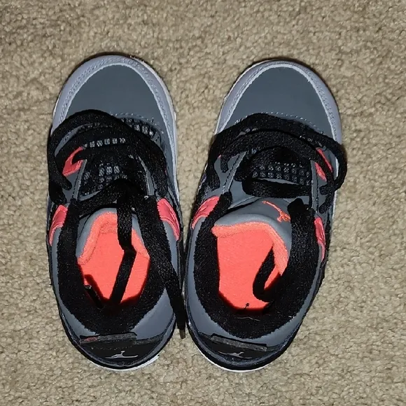 New Jordan 4 Sz 8c