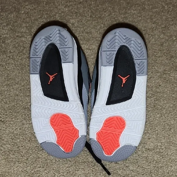 New Jordan 4 Sz 8c