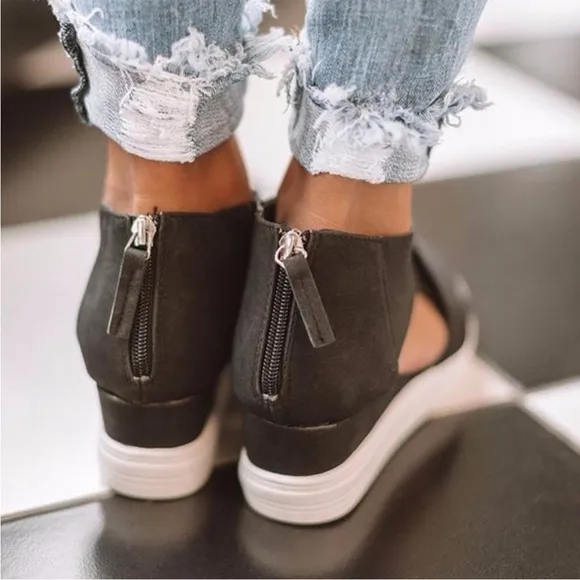 NEW Luxe Comfy Black Vegan Leather Hidden Heel Zipper Back Sneakers!