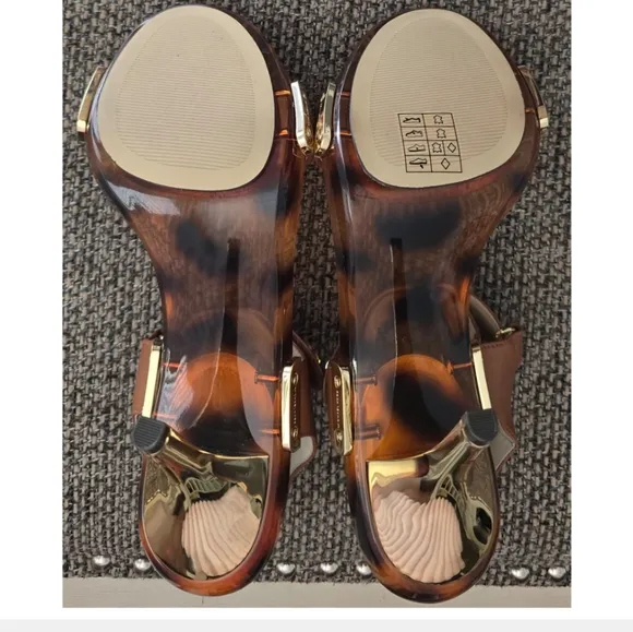 New 🐆 Michael Kor New Lani Sandal BrownLeather w/ Gold Emblems and Heel Size 10