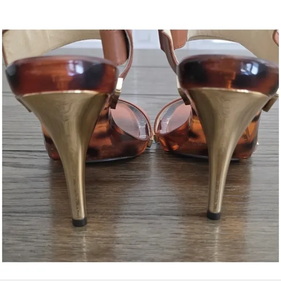 New 🐆 Michael Kor New Lani Sandal BrownLeather w/ Gold Emblems and Heel Size 10