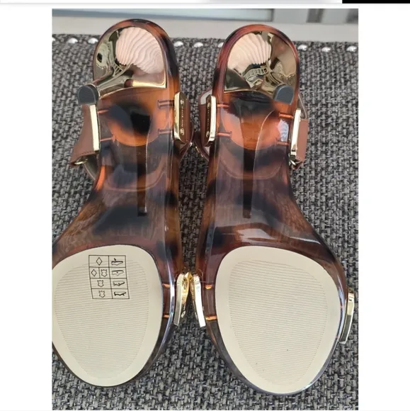 New 🐆 Michael Kor New Lani Sandal BrownLeather w/ Gold Emblems and Heel Size 10