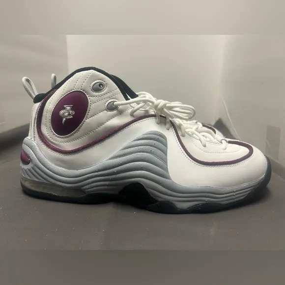 NEW Nike  AIR PENNY II  SZ  MEN'S SZ 12.5/WMNS SZ 14. Brand new.