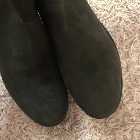 NEW NWT Bearpaw Madeline Suede/Fur Boots 9,10
