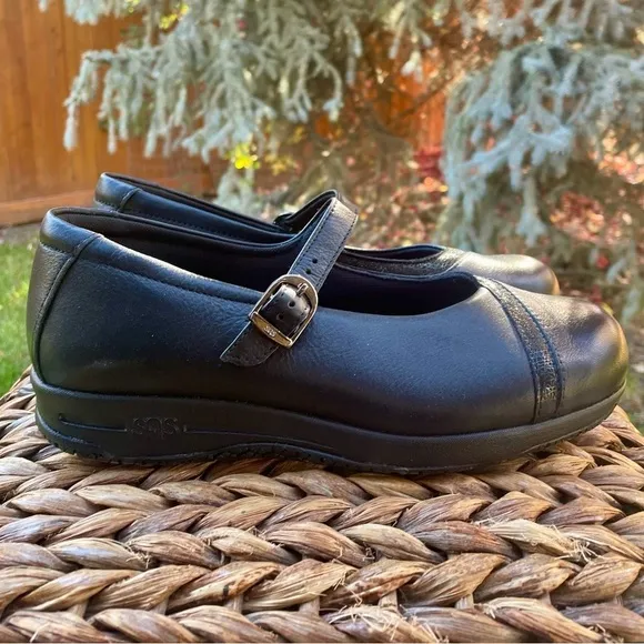 NEW SAS Clare Black Leather Mary Jane Professional Comfort Loafer. Women size 8