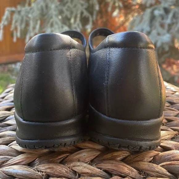 NEW SAS Clare Black Leather Mary Jane Professional Comfort Loafer. Women size 8
