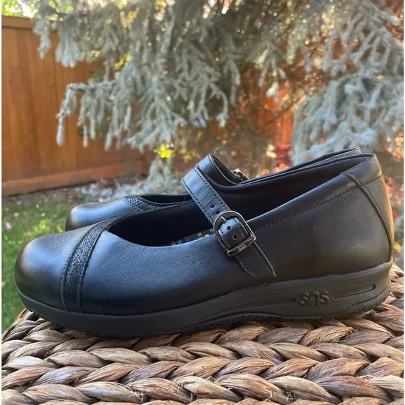 NEW SAS Clare Black Leather Mary Jane Professional Comfort Loafer. Women size 8